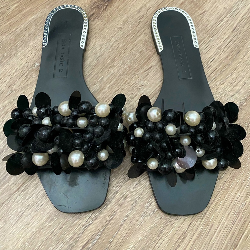 Zara Sandals with beads size 7